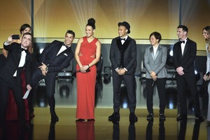 نجوم الكرة الذهبية يرفعون شعار 'إنكار الذات'