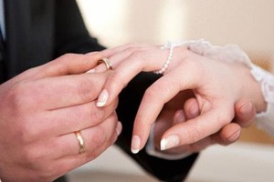 دراسة: الخوف من الوحدة وراء زواج الكويتيات بأجانب