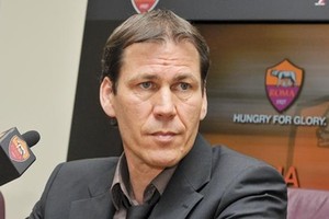 روما يقترب من إقالة رودي جارسيا من تدريب الفريق الأول لكرة القدم