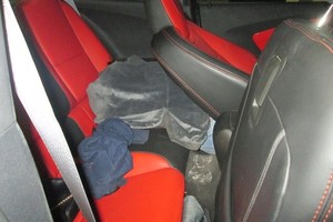 جمرك جسر الملك فهد يحبط محاولة تهريب 'فتاة' أجنبية إلى السعودية  