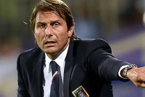 مدرب المنتخب الإيطالي وقائده بوفون يمتنعان عن التصويت في الكرة الذهبية احتجاجا على الفيفا