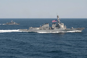 'البنتاغون': إيران تحتجز زورقين للبحرية الأميركية كانا في طريقهما إلى البحرين