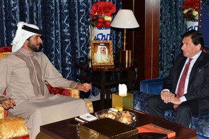 ناصر بن حمد يبحث التعاون في المجالات المختلفة مع السفير الفرنسي