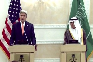 كيري 'يتفهم مخاوف السعودية بشأن إيران' ويدعو لحل الخلاف بالوسائل الدبلوماسية