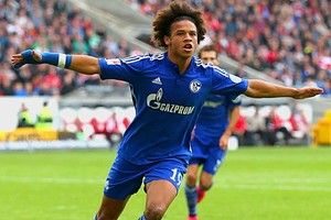 شالكه ينفي وجود عرض من برشلونة لضم ليروي ساني