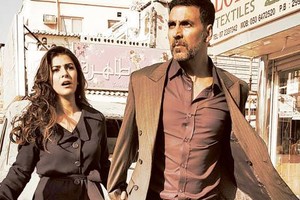 اكشاي كومار: أرغب في تمثيل فيلم حول المرأة مع نيمرات كاور