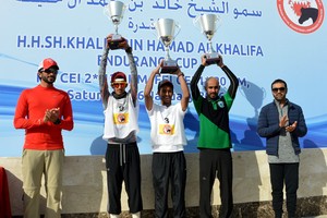 منافسة واثارة قوية بين الفرسان في سباق خالد بن حمد