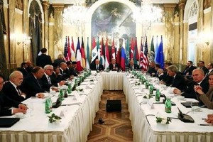 مفاوضات جنيف «مؤجلة» في انتظار حل عقدها