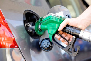 'النفط العراقية' تقرر تخفيض سعر لتر البنزين المحسن إلى 750 دينار