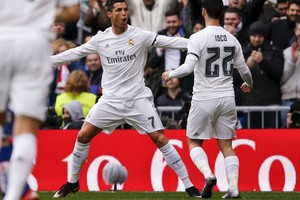 شاهد صور فوز ريال مدريد 'العريض' على سبورتينغ خيخون في 'الليغا'