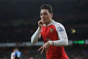 مسعود أوزيل جاهز للمشاركة في مواجهة تشيلسي