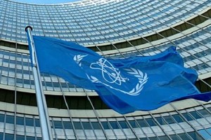 الوكالة الدولة للطاقة تتوقع تراجعاً اضافياً لسعر النفط لان السوق 'قد تغرق بفائض العرض'