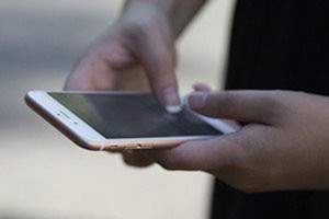 مشكلة بهواتف iphone 6s الجديدة وأبل تعد بحلها