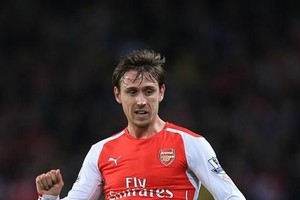 أرسنال يمدد عقده مع ناتشو مونريال