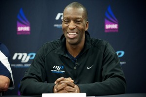 العداء الأميركي السابق مايكل جونسون: فضائح ألعاب القوى أسوأ من فضائح الفيفا 