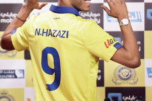 النصر يعلن عودة هزازي وتسليم قائمته الآسيوي