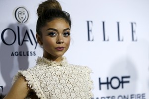 بالصور: نجمات تتالقن في حفل جوائز ايل بلوس انجليس