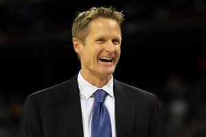 كير يعود لقيادة غولدن ستايت الأميركي