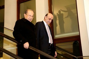 لبنان: «حزب الله» يدرس وجنبلاط «يستحضر» مرشحه