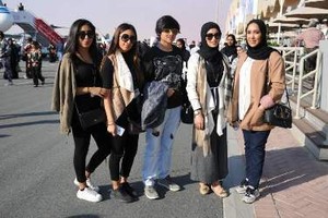 بالصور ... عروض جوية للفرق المشاركة في   في معرض البحرين الدولي للطيران في الصخير