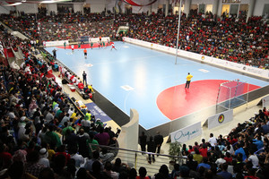 الضغط الجماهيري أثر على حكام مباراة السعودية مع منتخبنا