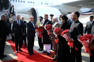 الرئيس الفرنسي يصل اليوم إلى الهند على أمل إبرام عقد بيع طائرات رافال