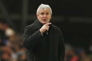 هيوز يطالب لاعبي ستوك باستغلال أخطاء دفاع ليفربول