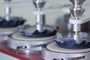 نسيج فورد: خامات تتحمل الخدش والتمزّق والبقع مهما طال الزمن