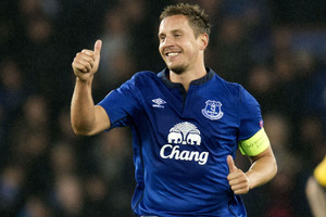 قائد ايفرتون جاجيلكا يعود في مواجهة سيتي وغياب بيشيتش وميرالاس