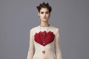 غرائب ساحرة من فالنتينو لما قبل خريف 2016 