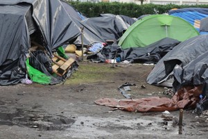 بلجيكا تدعو فرنسا لإيجاد حل لوضع مخيم كاليه