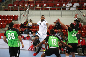 الإمارات وعمان تتحول للأشواط الإضافية