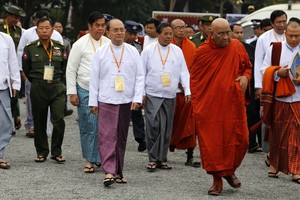 الرئيس البورمي يشيد بـ'انتصار' الديموقراطية مع تسلم البرلمان الجديد مهامه