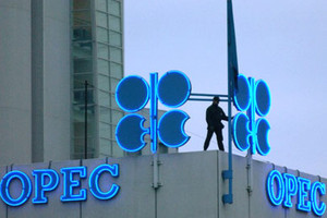 مصادر في أوبك: إيران تشكل تحديا أمام أي اتفاق على خفض الإنتاج