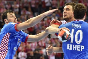 بالصور... كرواتيا تهزم بولندا بنتيجة 37 / 23 وتتأهل إلى نصف النهائي في بطولة أوروبا لكرة اليد