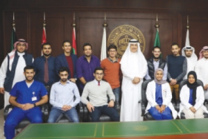 طلبة «الخليج» يعدون مؤتمراً للطب الرياضي