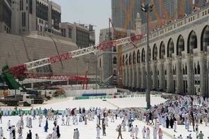40 متهماً في حادثة سقوط رافعة الحرم المكي