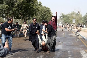 إصابة 5 أشخاص لدى إطلاق النار على محتجين في باكستان