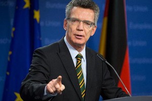 وزير الداخلية الألماني: هناك مناطق آمنة في أفغانستان رغم الهجمات