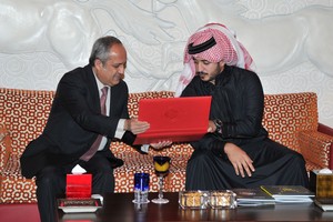 خالد بن حمد يدعو الشباب البحريني للمشاركة بدورة معلقين لرياضة فنون القتال المختلطة