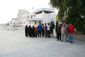 أهالي مجمع 711 بخليج توبلي يرفضون تغيير مسار شارع 1160 على حساب مواقف سياراتهم