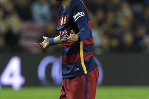 والد نيمار يؤكد أن مانشستر يونايتد عرض 190 مليون يورو لضم نجله