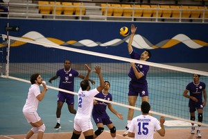 شاهد صور مباراة داركليب والبسيتين في دوري الطائرة