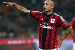 لوس أنجليس جلاكسي يضم الهولندي نايجل دي يونغ