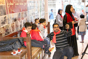 جمعية الأطفال 'التوحديين' وفريق 'حلم انسان' يزوران سوق المنامة القديم