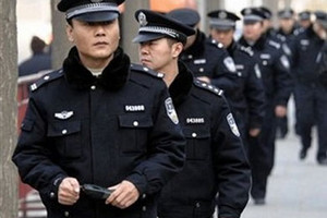 الشرطة الصينية تؤكد احتجازها لثلاثة من بائعي الكتب في هونج كونج