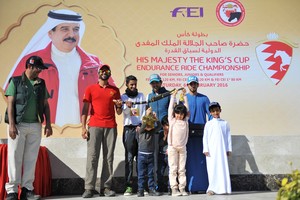 ناصر بن حمد يتوج الخاطري بطلا لكأس الملك بعد منافسة قوية مع حمدان بن محمد الثاني