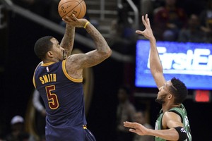 بالصور... بوسطن يتفوق على كليفلاند بفضل رمية ثلاثية حاسمة