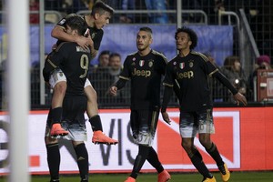 نابولي يحافظ على صدارة الدوري الإيطالي ويوفنتوس يواصل مطاردته