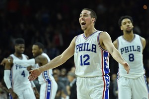 كوري يقود غولدن ستيت للفوز على ثاندر في الـ'NBA'